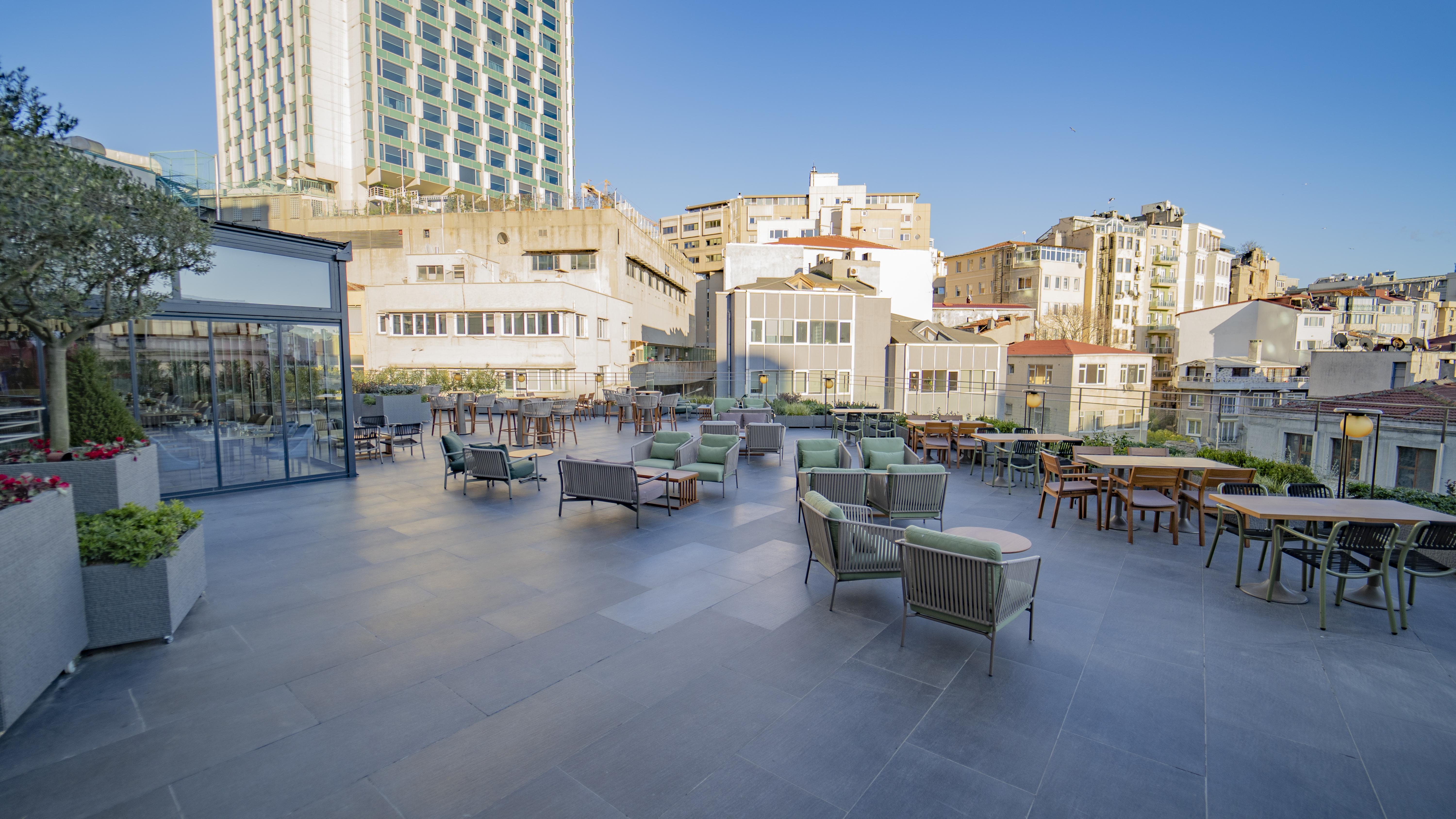 Sofitel Istanbul Taksim Hotel Exterior foto The rooftop terrace
