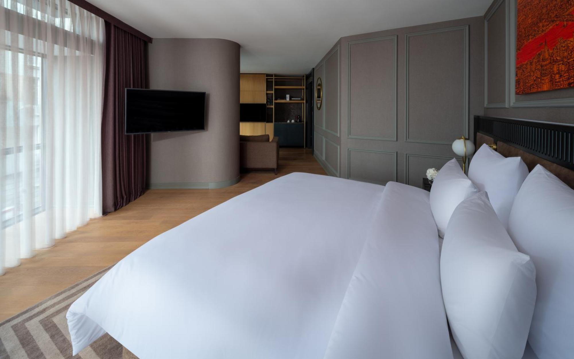 Sofitel Istanbul Taksim Hotel Exterior foto A bedroom at the hotel