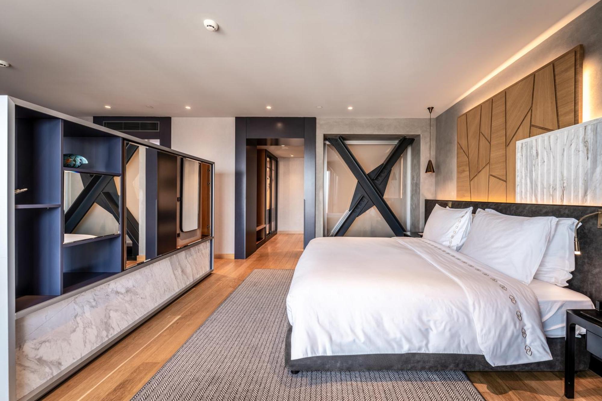 Sofitel Istanbul Taksim Hotel Exterior foto A bedroom at the hotel