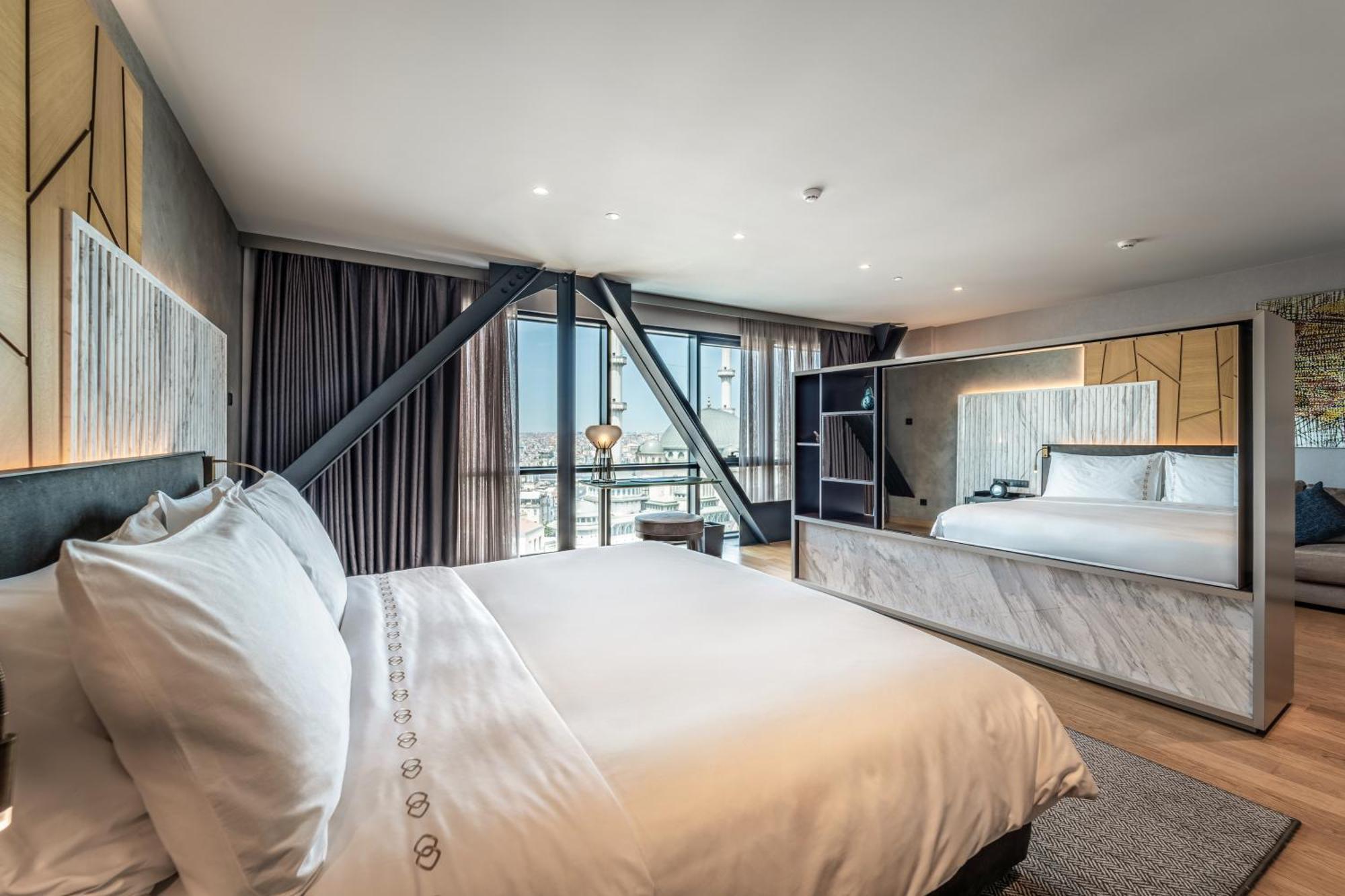 Sofitel Istanbul Taksim Hotel Exterior foto A bedroom at the hotel
